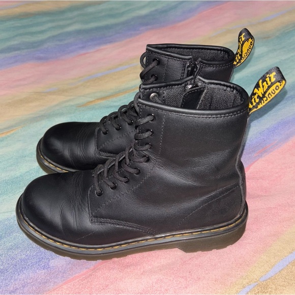 Dr. Martens 1460 Black Leather Boots – Women’s size 6 - Picture 1 of 8